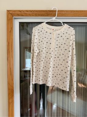 Levi's Cream Floral Long-Sleeve Henley Tee